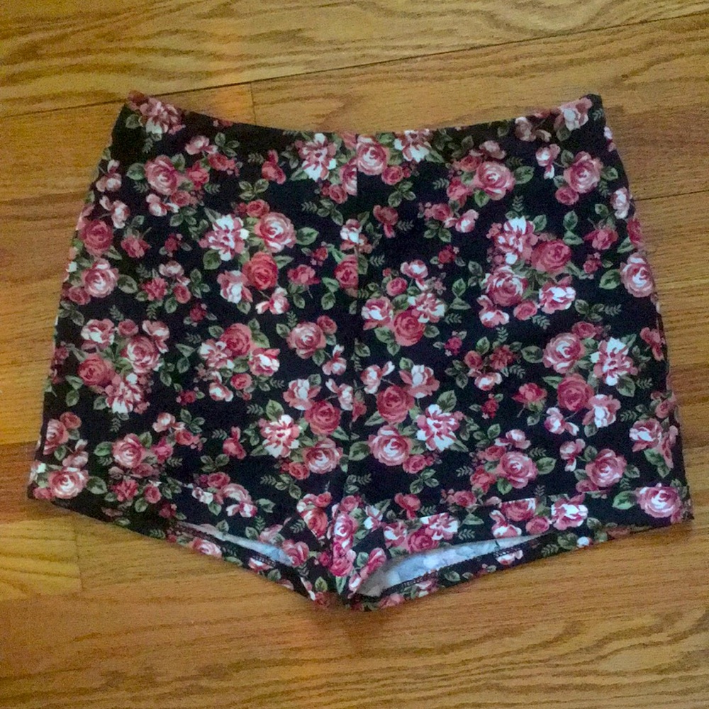 Black floral print high waisted short shorts